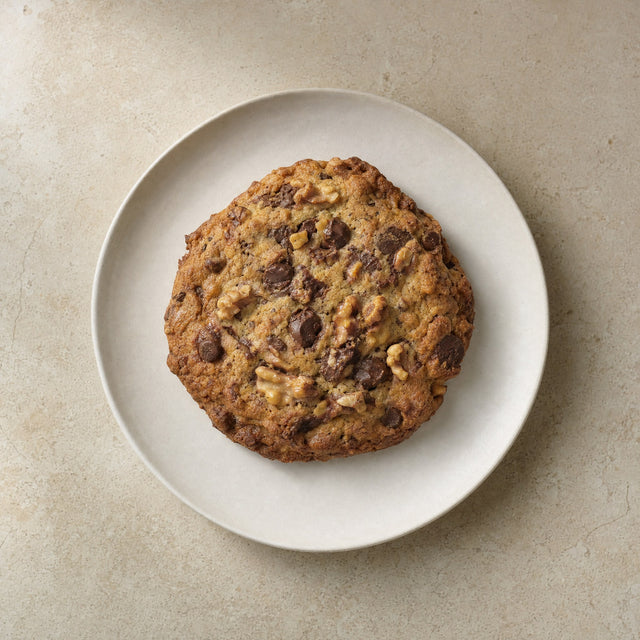 Walnut chocolate protein cookie