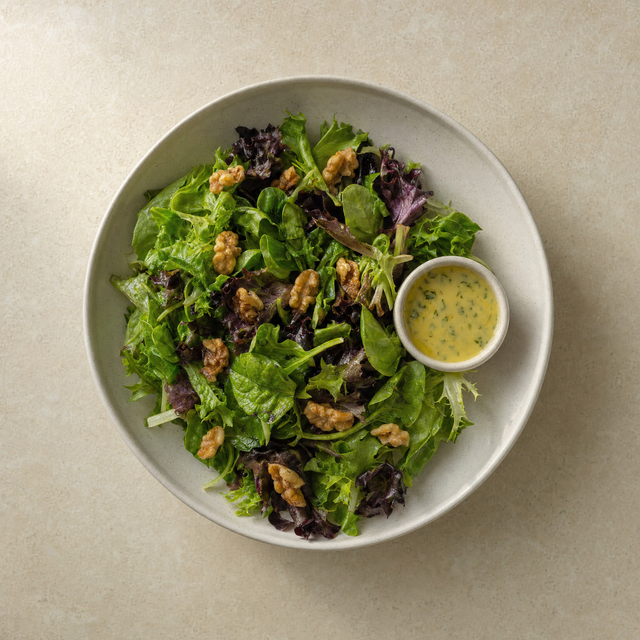 Walnut salad with entrecote sauce